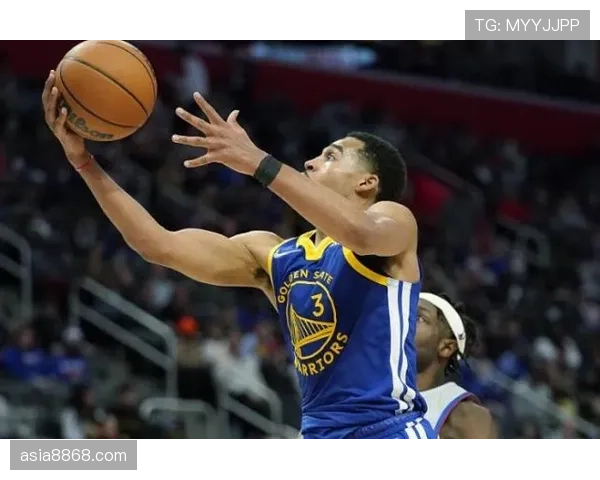 比尔投篮选择优化提升关键时刻得分效率明显 比尔投篮选择优化提升关键时刻得分效率明显